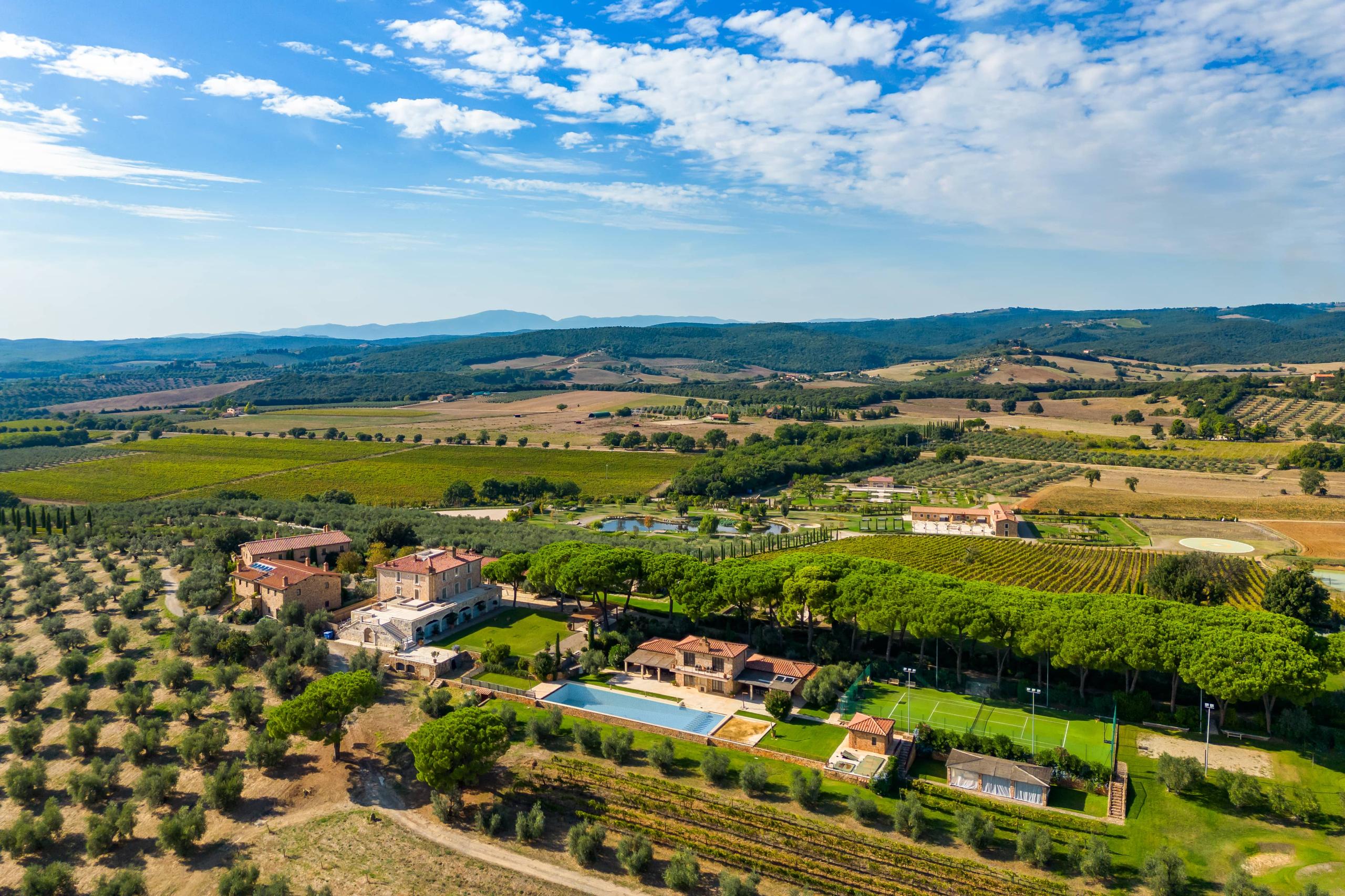 Photo inspiration: Visual Reference: Luxury Villa With Private Tennis Court